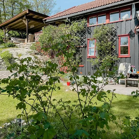 Semesterbostad All-season With Fjord View In *