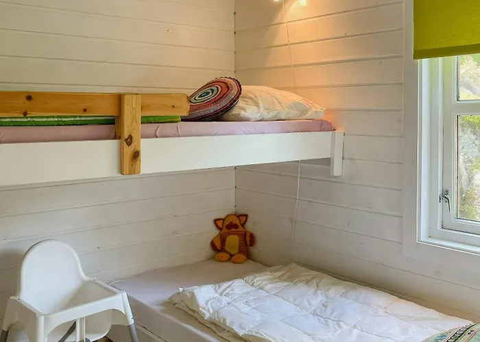 All-season With Fjord View In Semesterbostad *