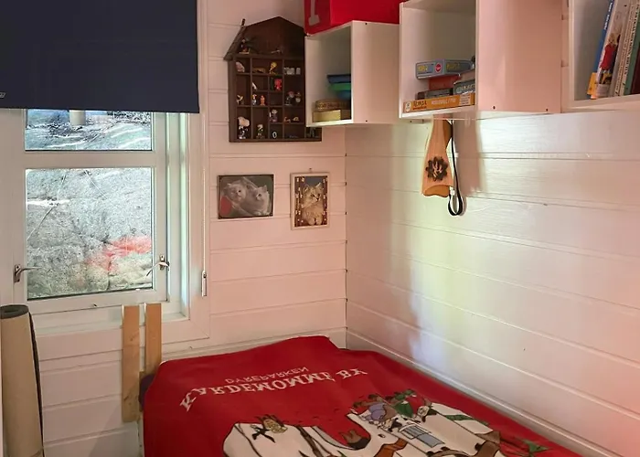 All-season With Fjord View In Semesterbostad