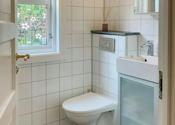 All-season With Fjord View In Semesterbostad *