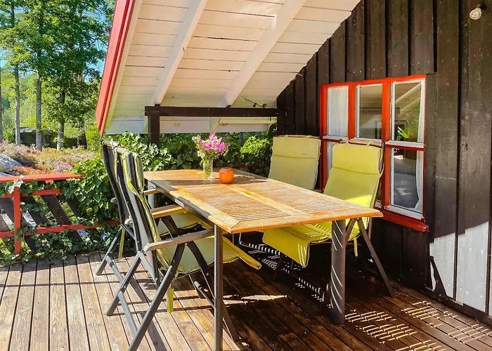 All-season With Fjord View In Semesterbostad