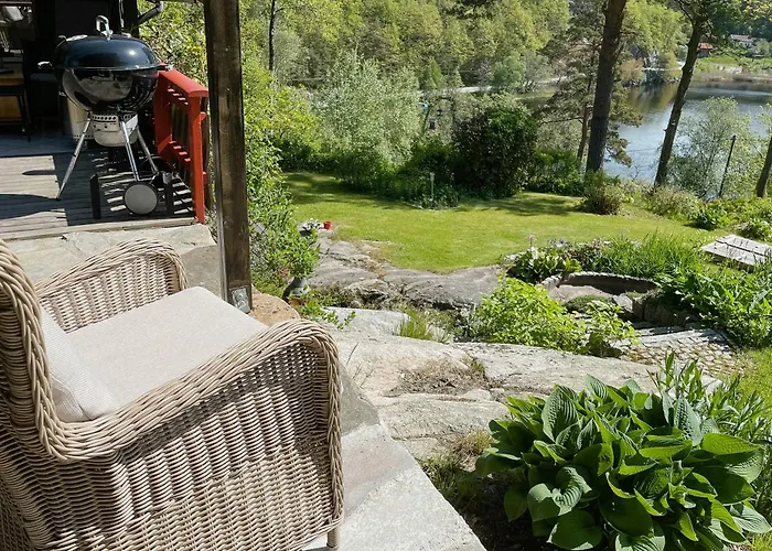 Semesterbostad All-season With Fjord View In